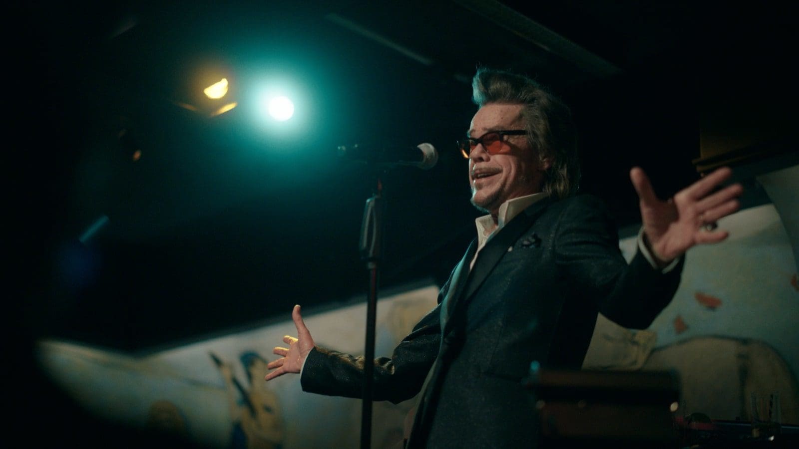 David Johansen in PERSONALITY CRISIS: ONE NIGHT ONLY.