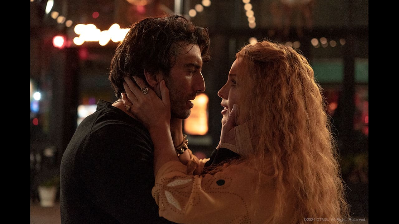 Justin Baldoni and Blake Lively in IT ENDS WITH US.